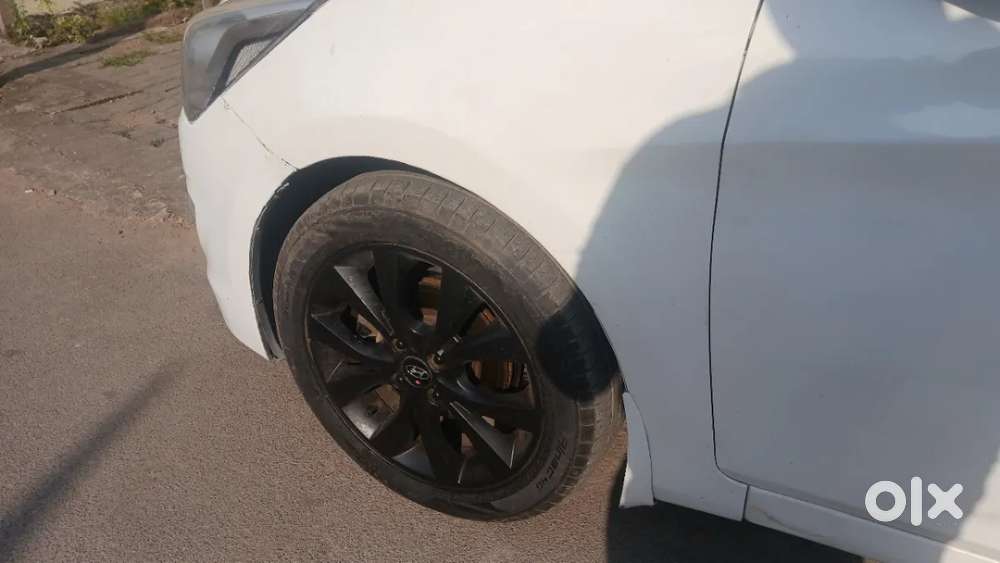 Hyundai Verna Fluidic 1.6 Vtvt Sx, 2015, Petrol