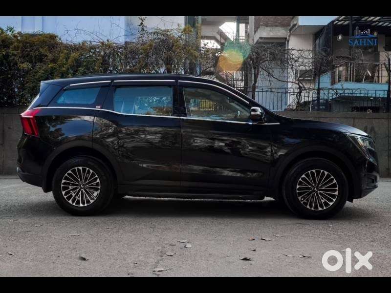 Mahindra Xuv700 2.0 Mx Petrol Mt 5 Str, 2024, Petrol