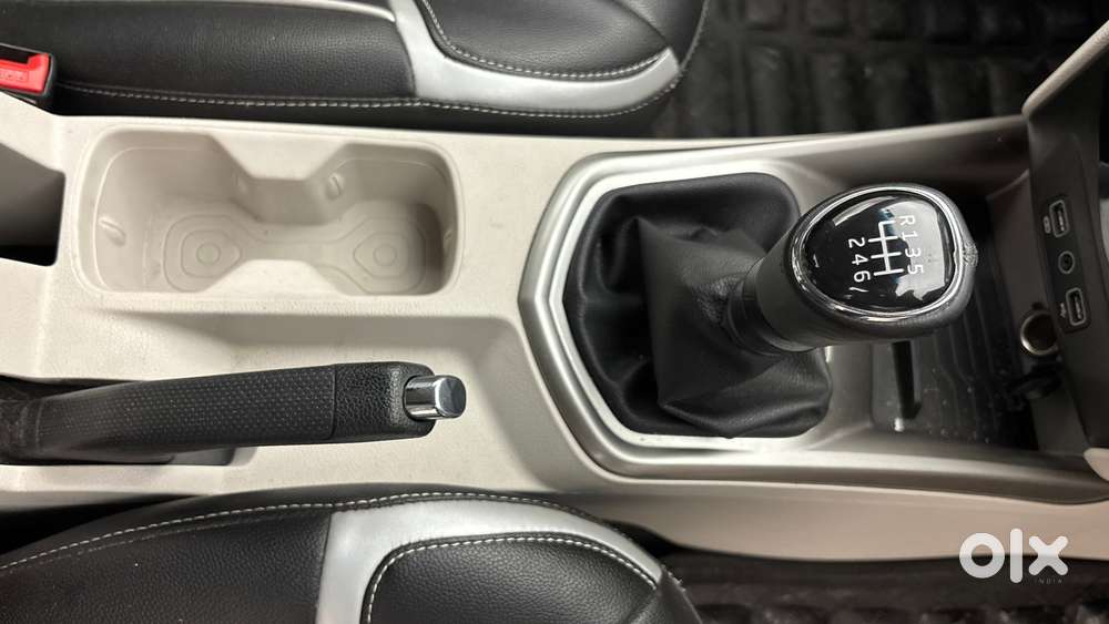 Mahindra Xuv300 W8, 2021, Petrol