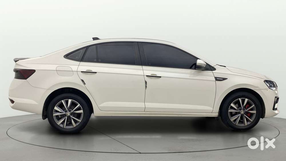 Skoda Slavia Style 1.0l Tsi Mt, 2022, Petrol