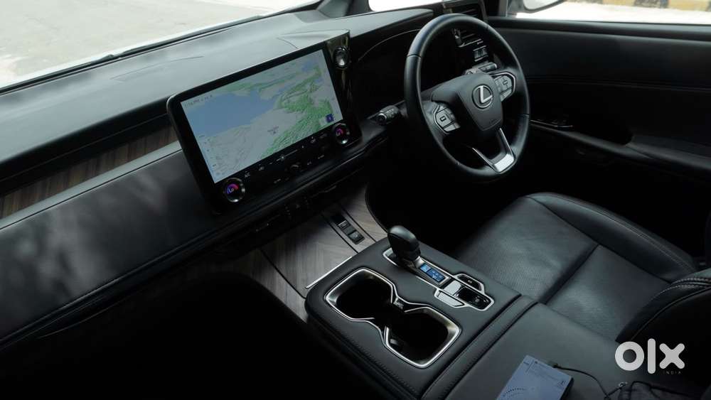 Lexus Lm 350h 4 Str Ultra Luxury, 2024, Petrol