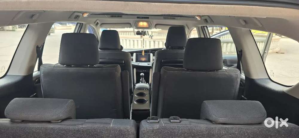Toyota Innova Crysta 2.7 V 2018