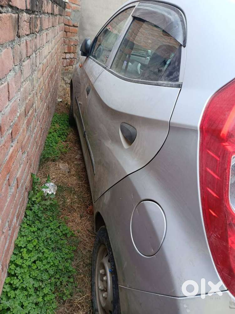 Hyundai Eon 2012 Petrol 800000 Km Driven