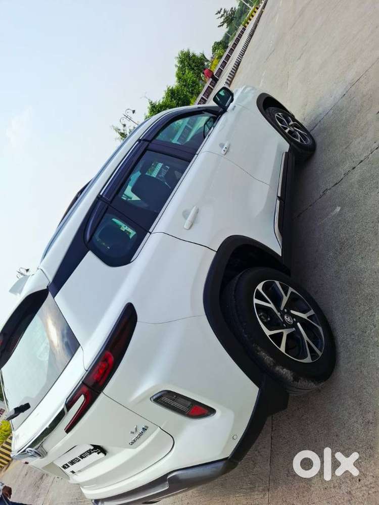 Toyota Urban Cruiser Hyryder 1.5 V Hybrid, 2025, Petrol