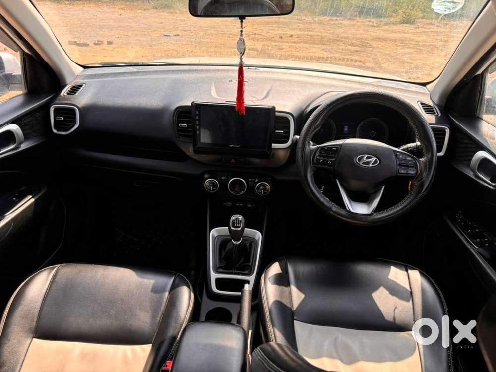 Hyundai Venue 2021 Diesel Showroom  Conditio
