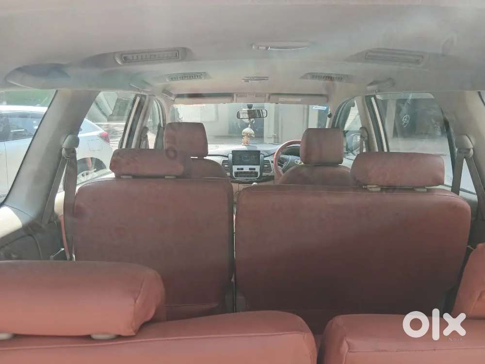 Toyota Innova 8 Seater