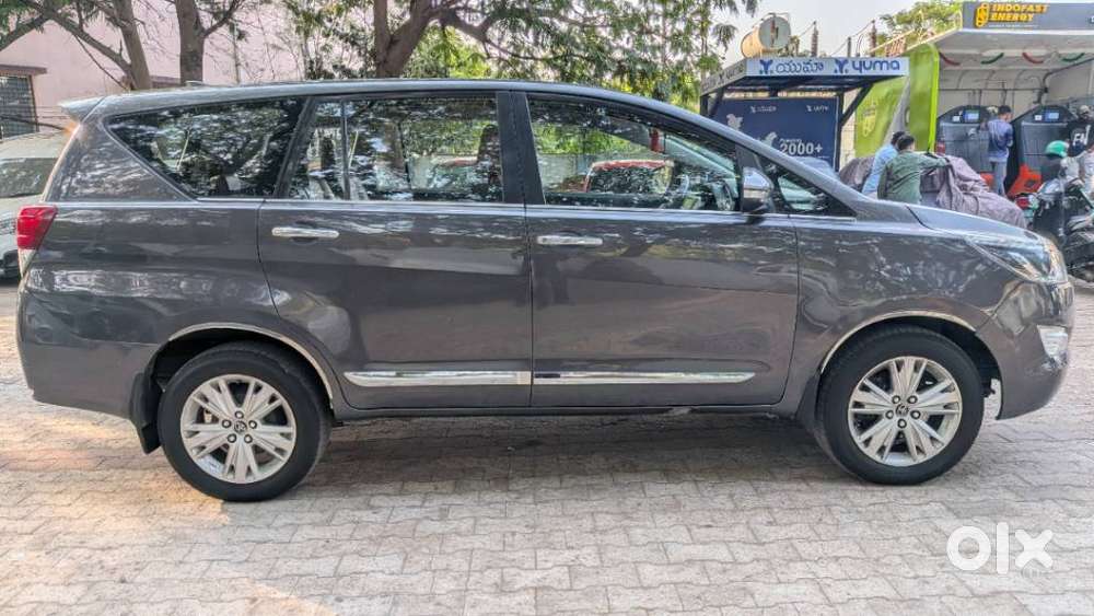 Toyota Innova Crysta 2.8z Automatic, 2016, Diesel