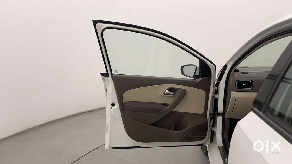 Skoda Rapid [2016-2021] 1.6 Mpi Style Plus, 2016, Petrol