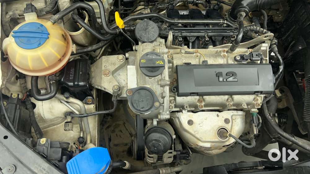 Volkswagen Polo Petrol Highline 1.2l, 2015, Petrol