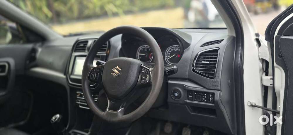 Maruti Suzuki Brezza Zdi+ Dual Tone, 2017, Diesel
