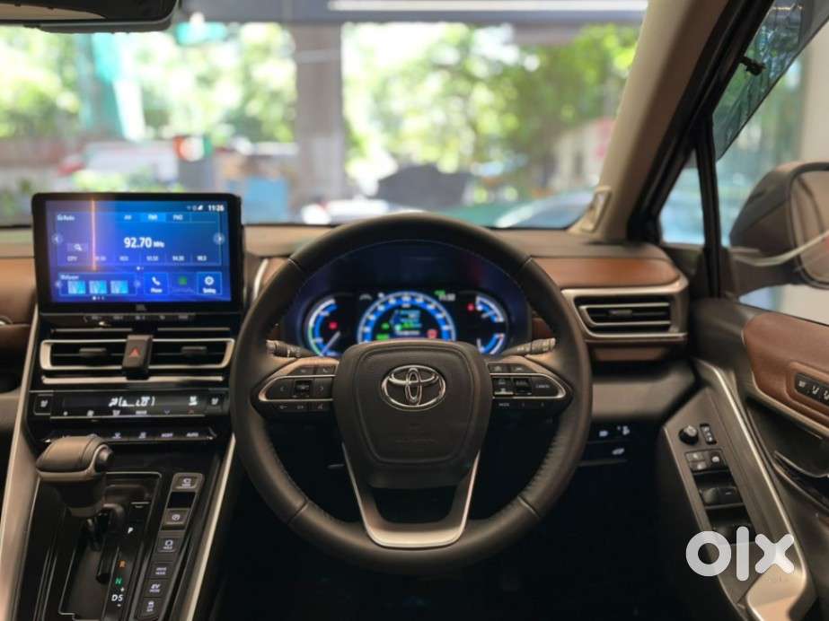 Toyota Innova Hycross 2.0 Zx (o) Hybrid 7 Str, 2024, Cng & Hybrids