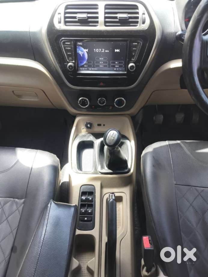 Mahindra Tuv 300 T10, 2019, Diesel