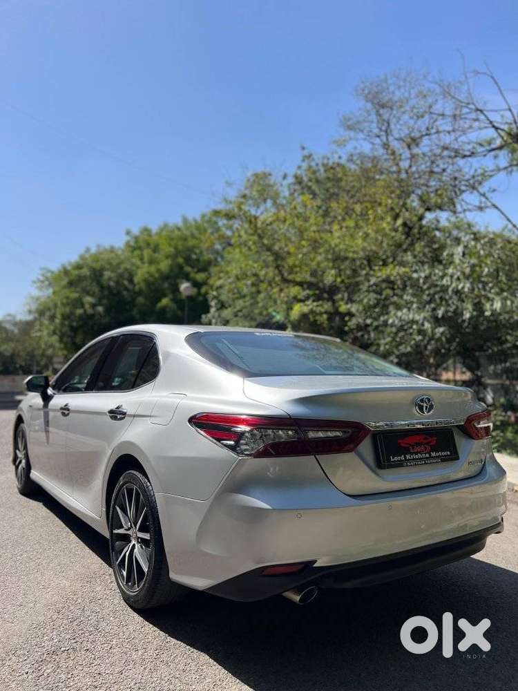Toyota Camry Hybrid, 2022, Cng & Hybrids