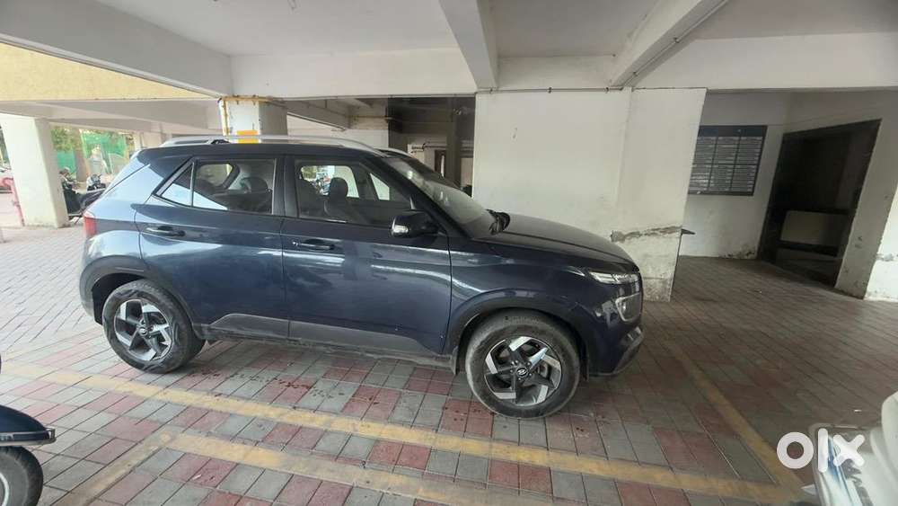 Hyundai Venue 2021 Diesel Well Maintained