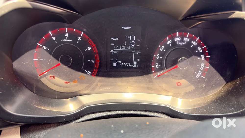 Mahindra Xuv300 W4, 2023, Petrol