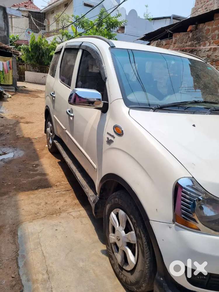Mahindra Xylo 2012