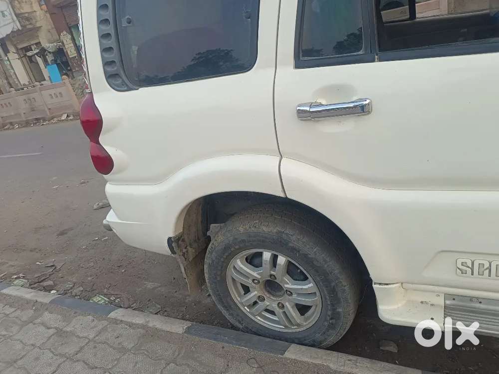 Mahindra Scorpio 1000cc 2011