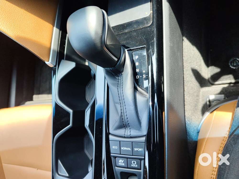 Toyota Camry V6 At, 2025, Petrol