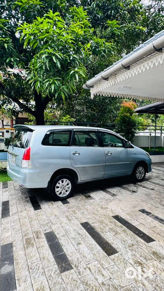Toyota Innova 2009 Diesel 100010 Km Driven