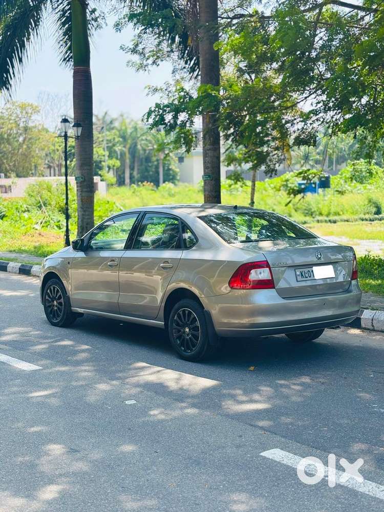 Skoda Rapid 1.6 Elegance Plus Mpi At, 2015, Diesel