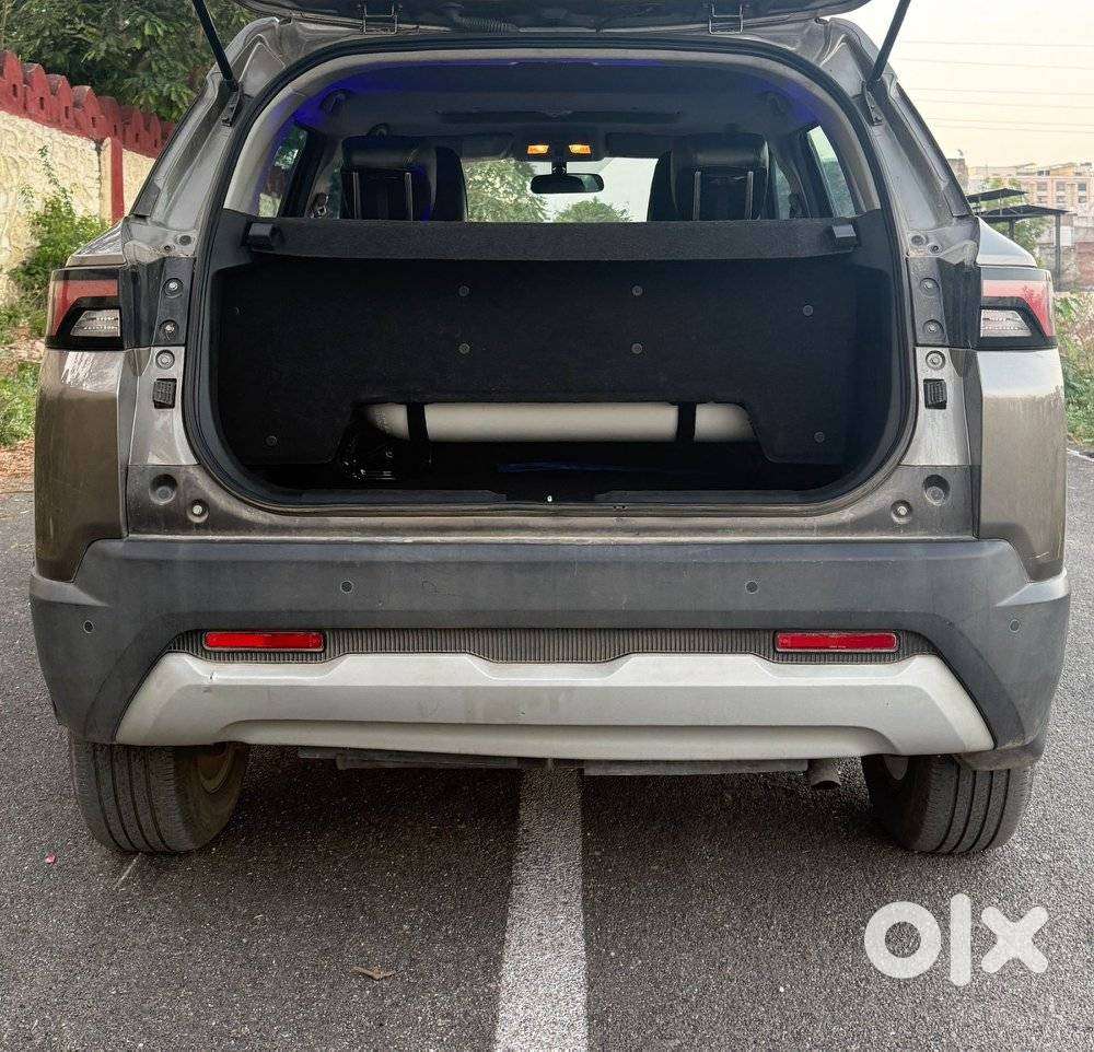 Maruti Suzuki Brezza 1.5 Zxi Cng Dual Tone, 2024, Cng & Hybrids