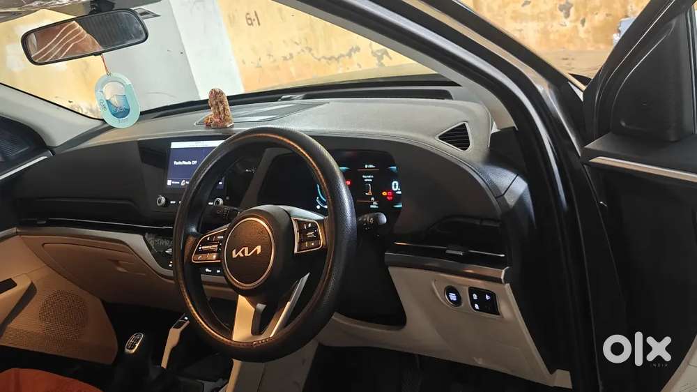 Kia Carens 2024 Petrol 10000 Km Driven
