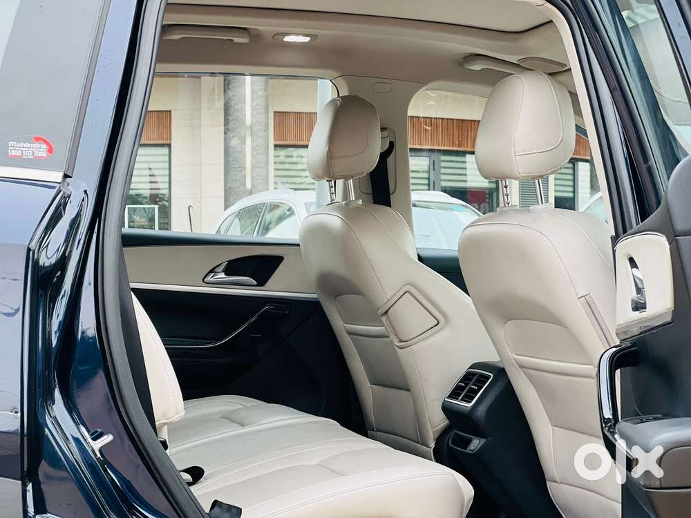 Mahindra Xuv700 2.2 Ax 7 Diesel Mt Luxury Pack Str, 2023, Diesel
