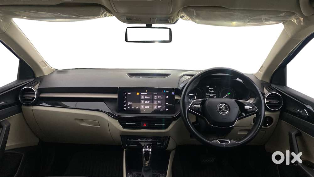 Skoda Slavia 1.0 Ambition Tsi At, 2022, Petrol