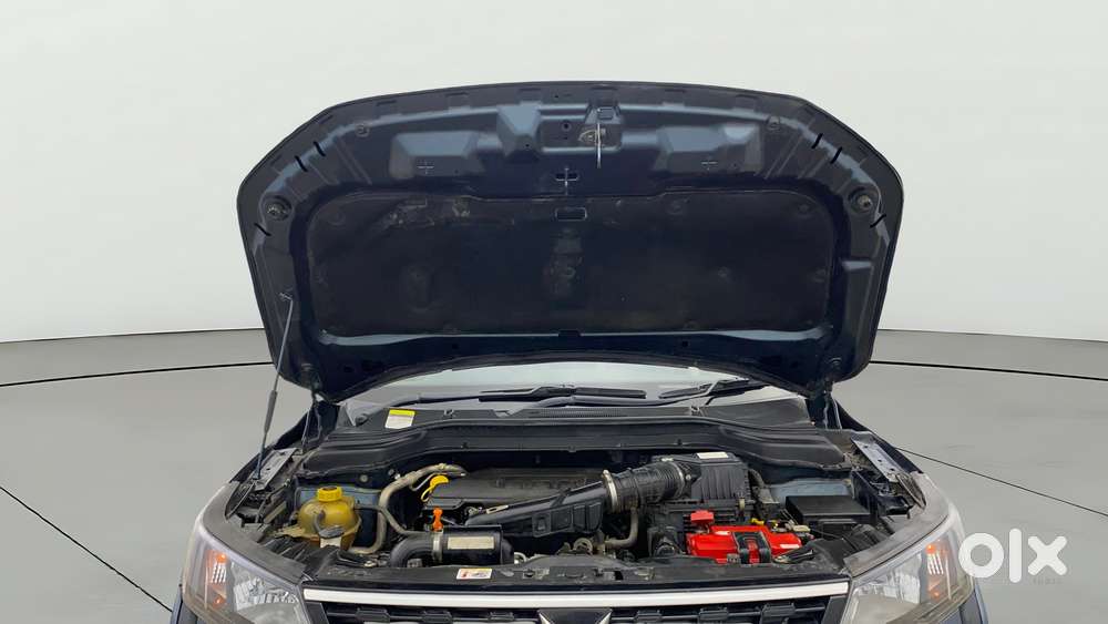 Mahindra Xuv300 W4, 2023, Petrol