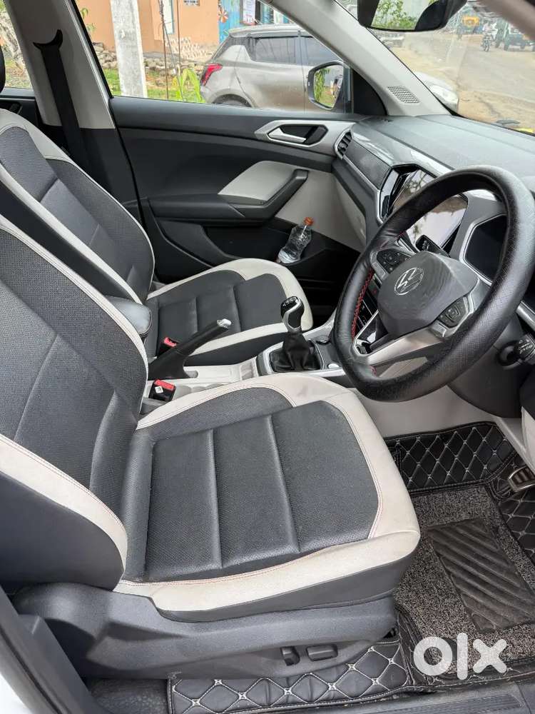 Volkswagen Taigun 2023 Petrol 33000 Km Driven