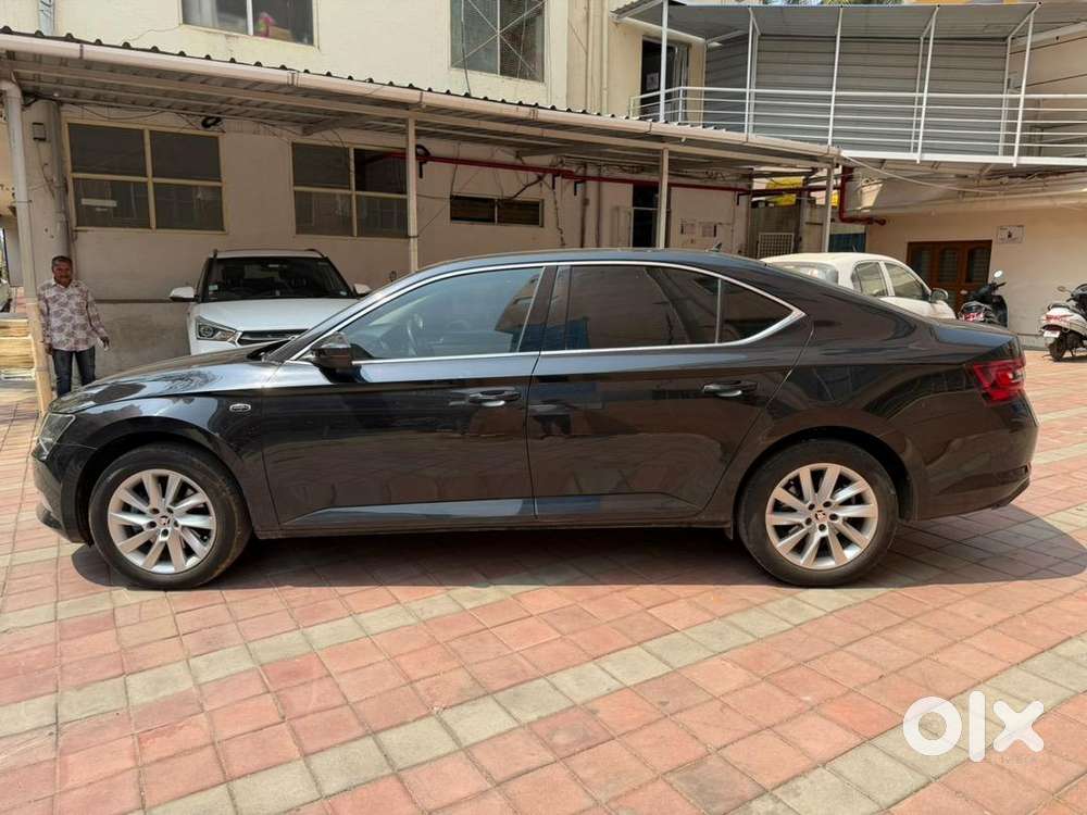 Skoda Superb 2016 Petrol 61000 Km Driven