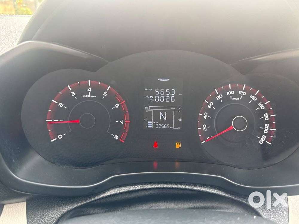 Mahindra Xuv 3xo Mx3, 2024, Petrol