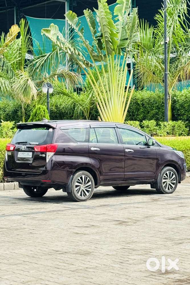 Toyota Innova Crysta 2.8 Zx At 7 Seater, 2022, Diesel