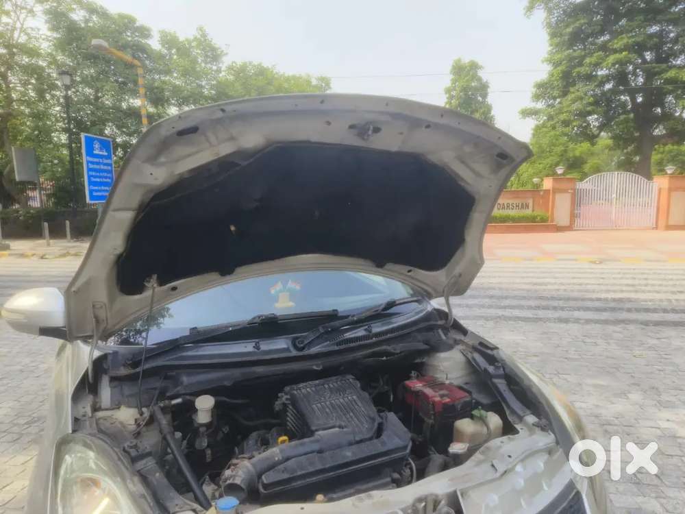Maruti Suzuki Swift Dlx 2012