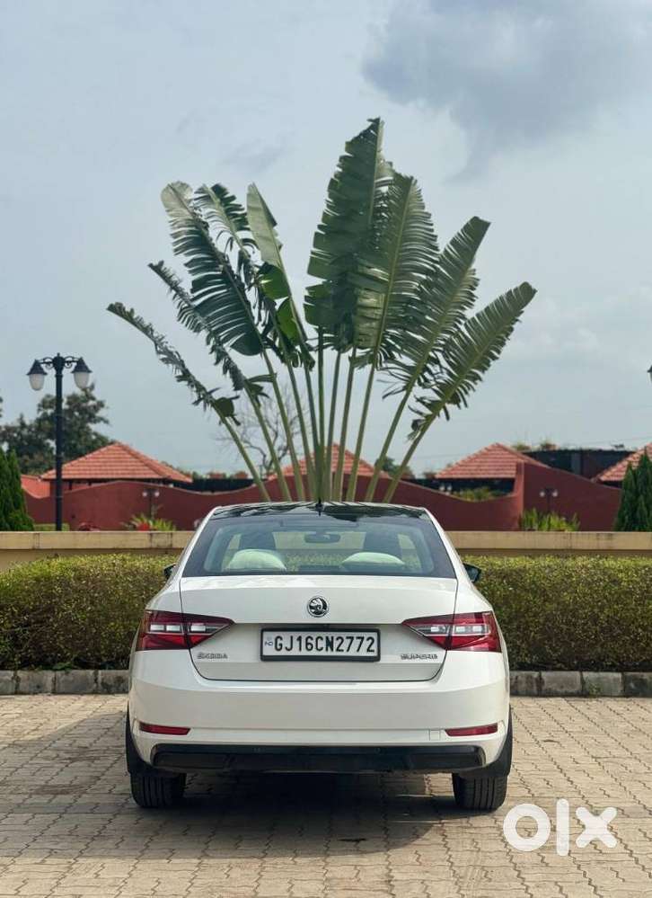 Skoda Superb L&k 2.0 Tdi At, 2020, Petrol