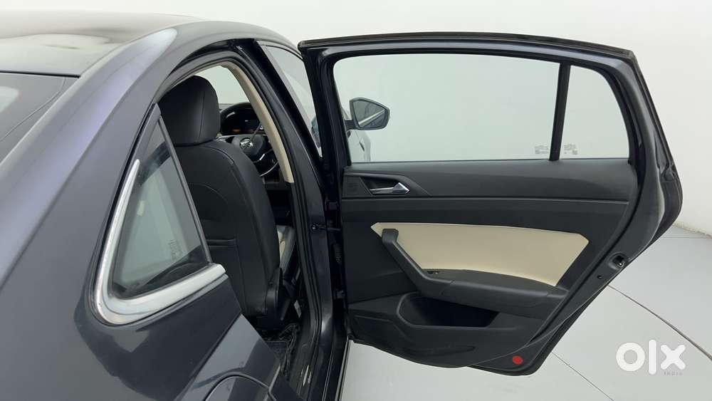 Skoda Slavia Style 1.0l Tsi At, 2022, Petrol