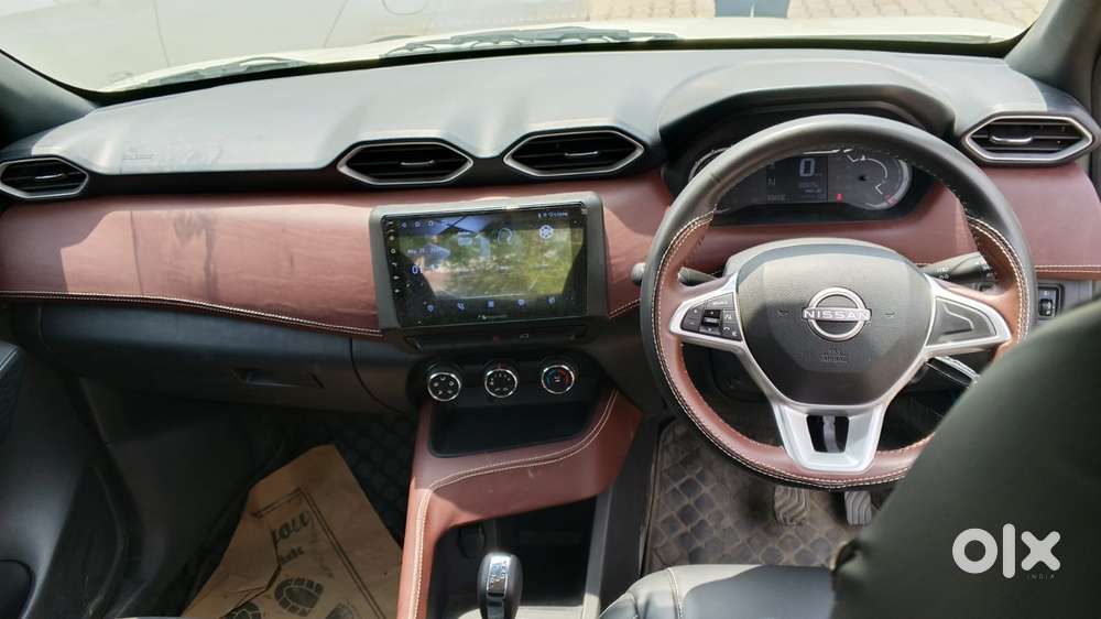 Nissan Magnite 1.0 Xv Premium, 2025, Petrol