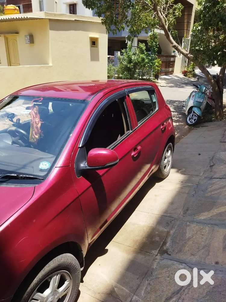 Maroon Colour Comfortable Car Sale Immediately