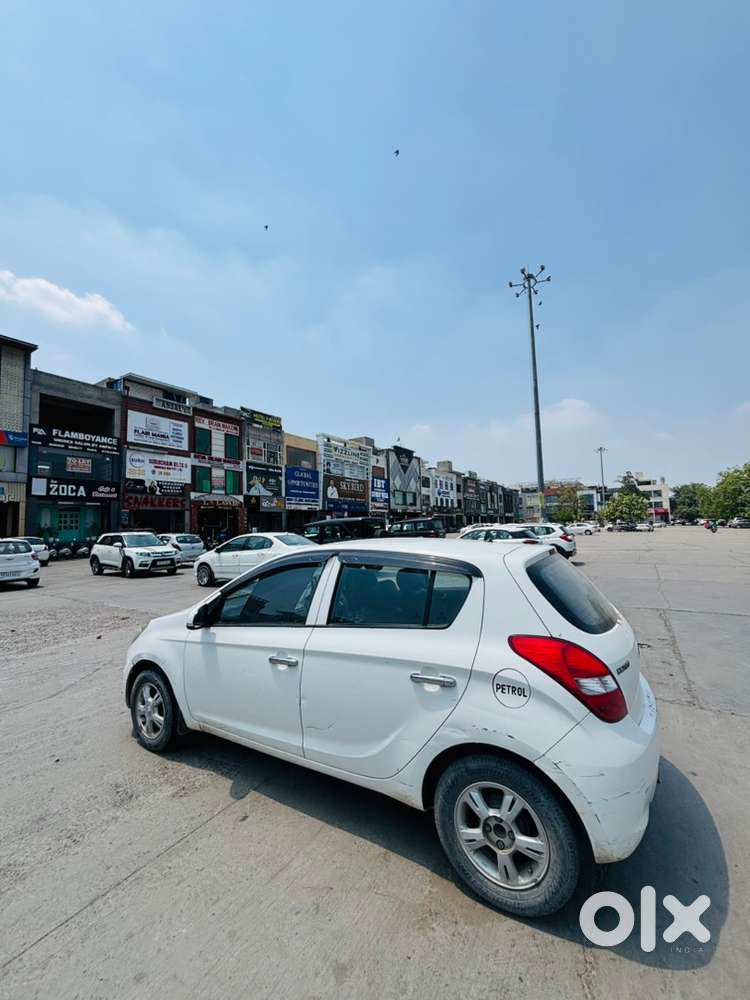 Hyundai I20 2012 Petrol 78000 Km Driven All Original Car Paint