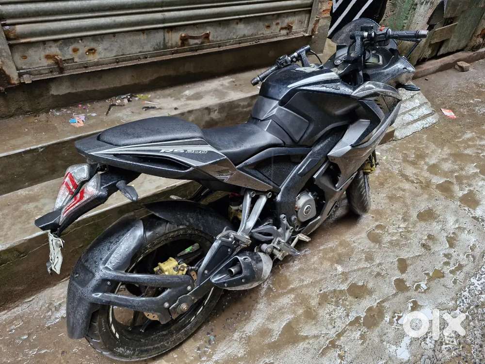 In India Pulsar Rs 200 Price Black Colour Bajaj Pulsar RS200 Price