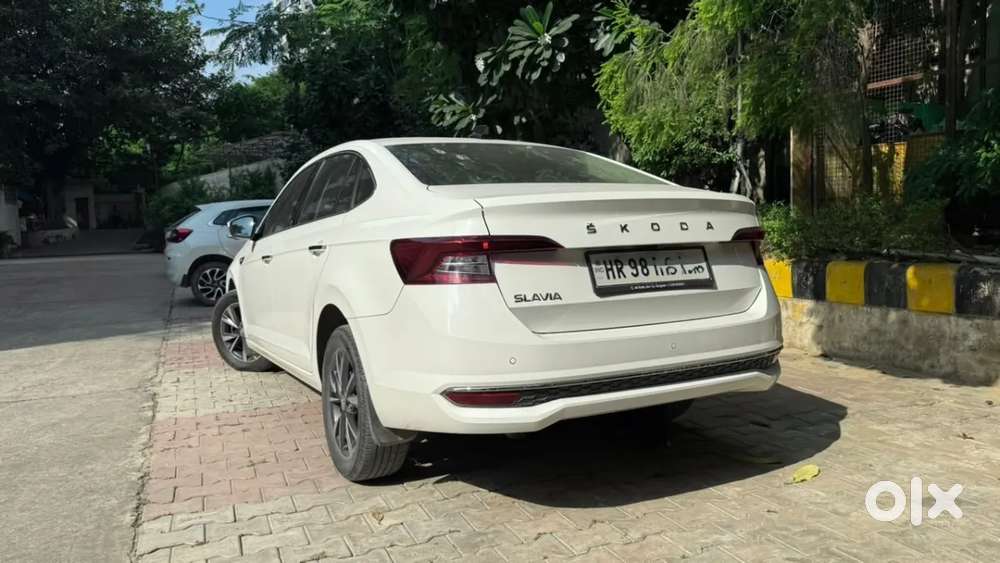 Skoda Slavia Ambition 1.0l Tsi At, 2022, Petrol