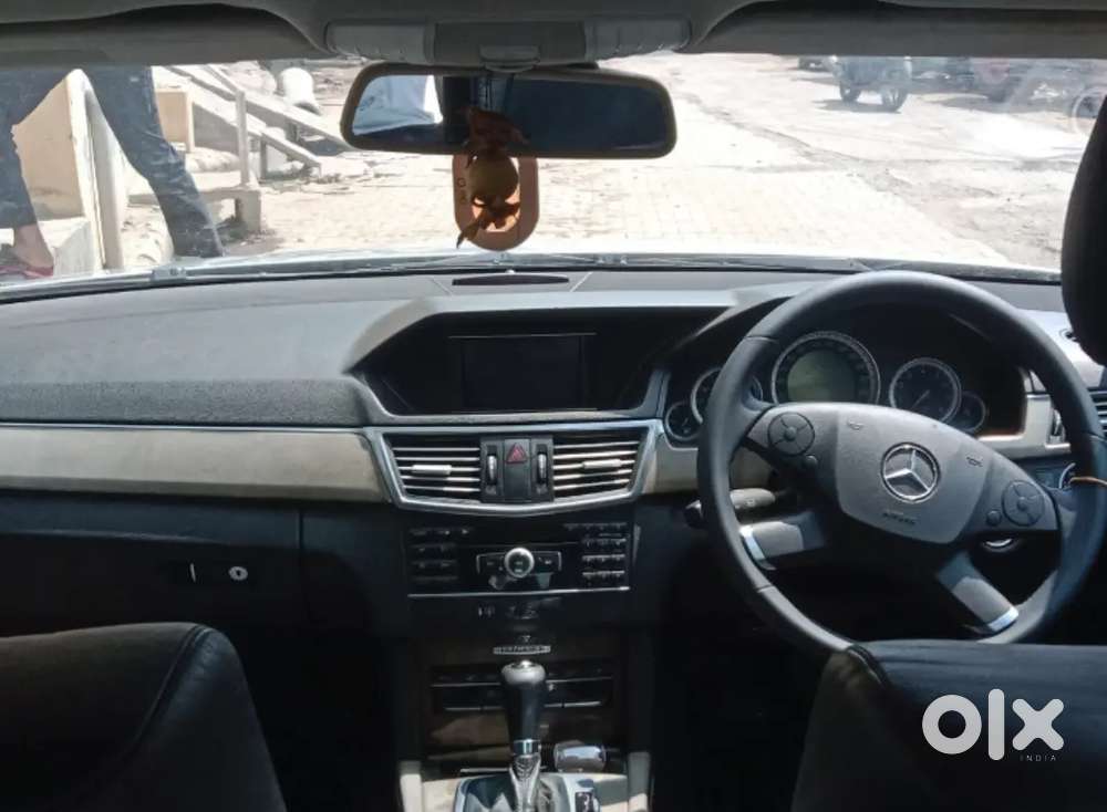 Mercedes-benz E-class 2012 Petrol 74,703 Km Driven