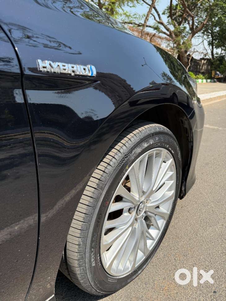 Toyota Camry Hybrid, 2019, Electric