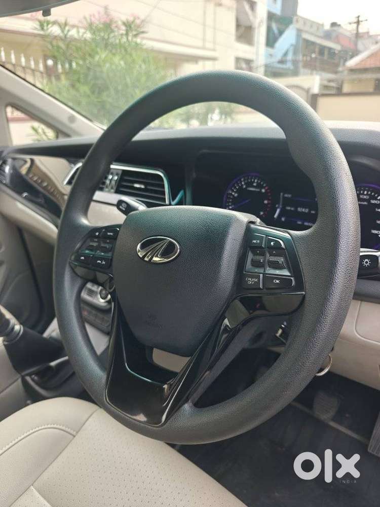 Mahindra Marazzo M8, 2018, Diesel