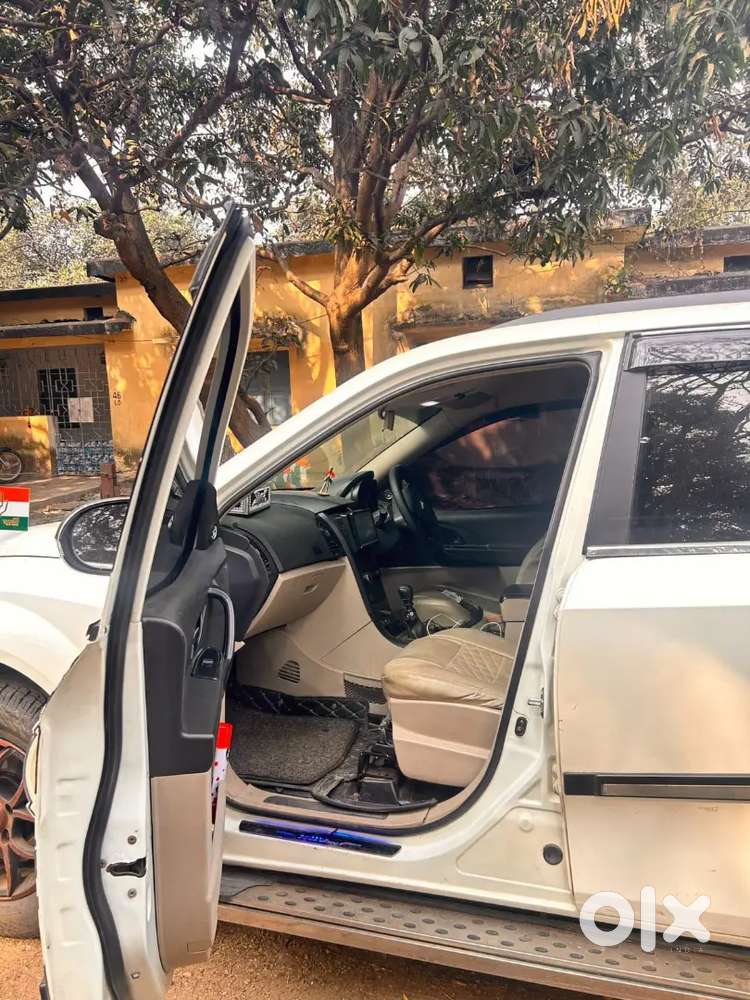 Mahindra Xuv500 2017 Diesel 65000 Km Driven