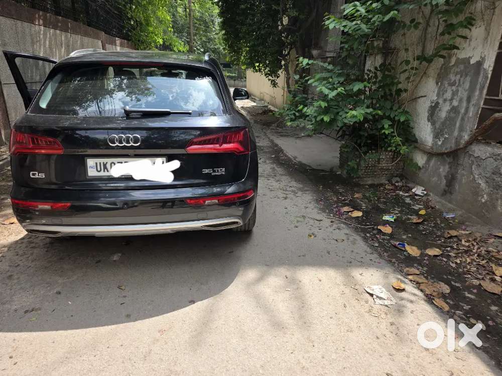 Q5 Diesal 1st Owner. 98765 Km 

Dealer Pls Excuse