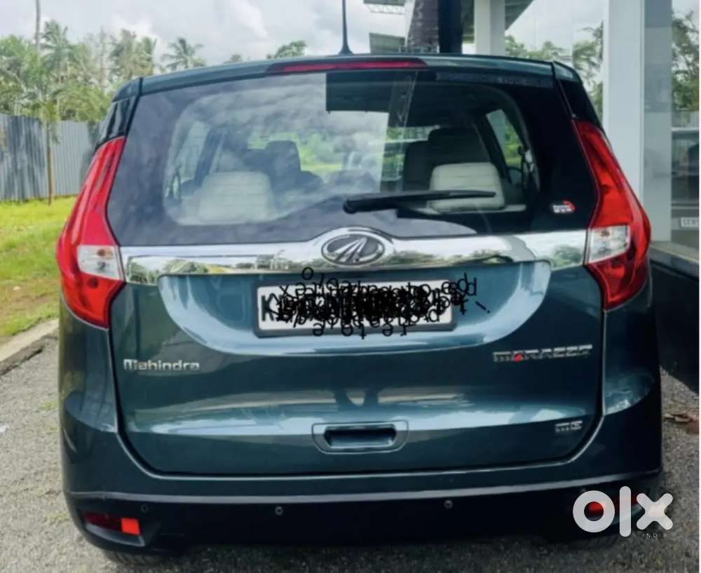 Mahindra Marazzo M8 2018