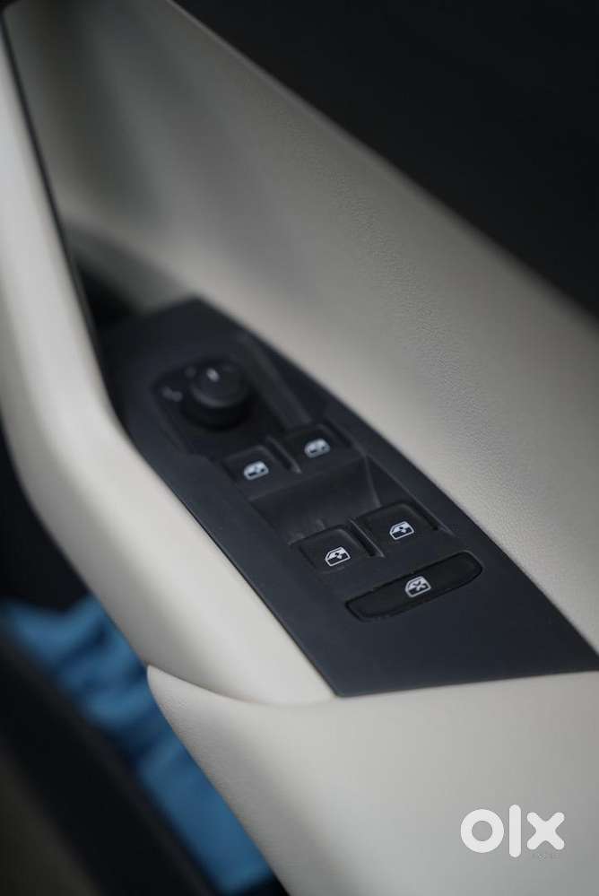 Volkswagen Virtus 2025 Petrol 4800 Km Driven