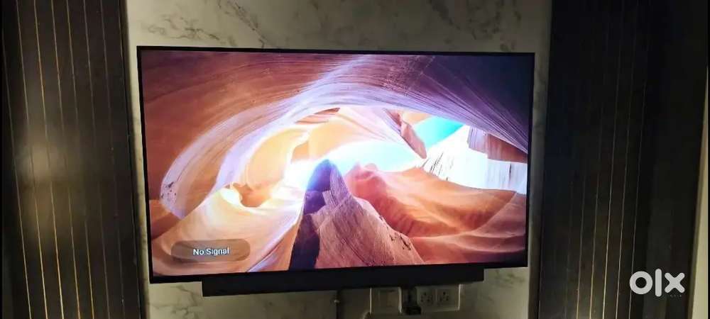 Motorola 43-inch 4K Ultra HD Smart TV with Dedicated Soundbar