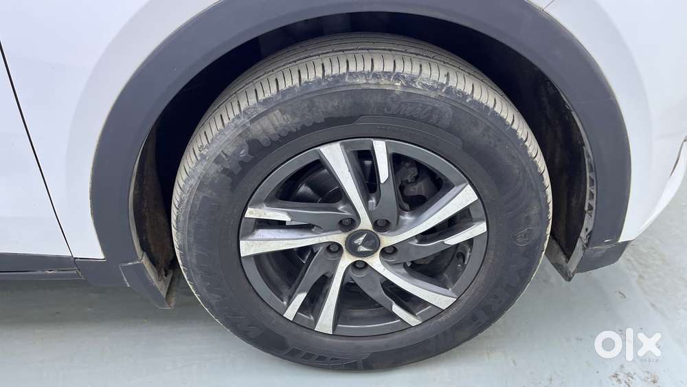 Mahindra Xuv700 2.2 Ax 5 Diesel At 7 Str, 2024, Diesel
